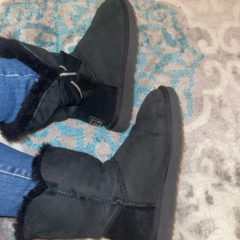 UGG Bailey Bow Boots - Picture 2 of 4